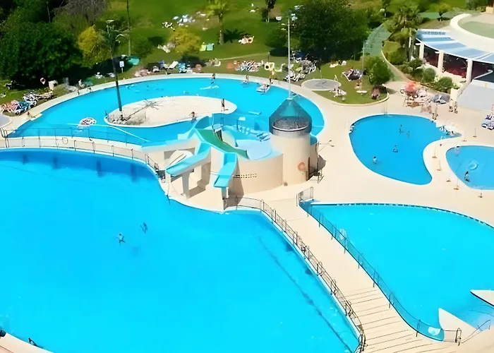 Bythewave Apartments